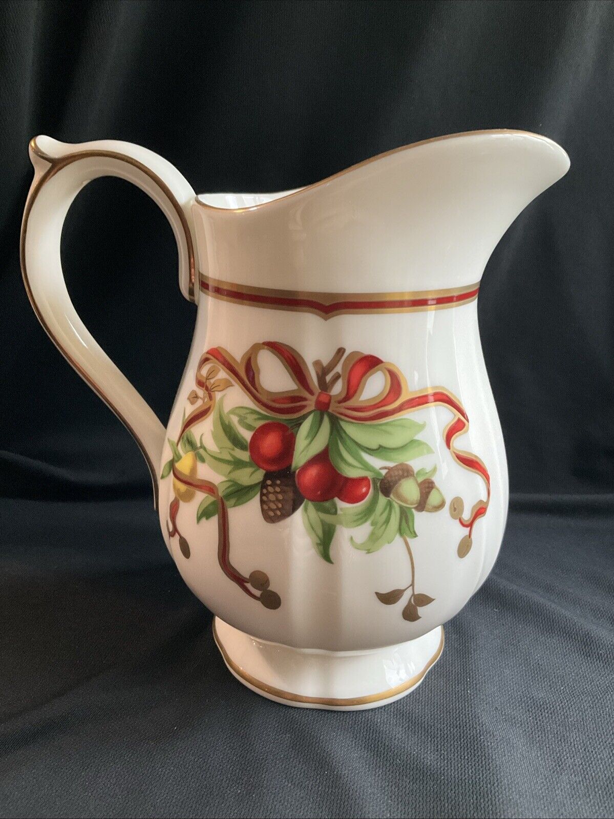 Tiffany Holiday Garland Christmas Ornamental Dinnerware Juice Pitcher