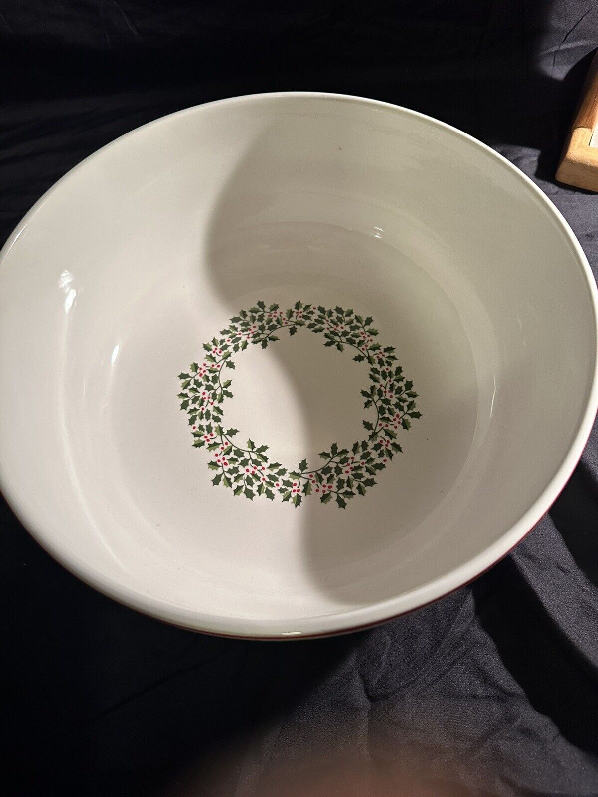 Tiffany & Co Holiday Large Serving Bowl Holly Berry Pattern 11.5 Inch