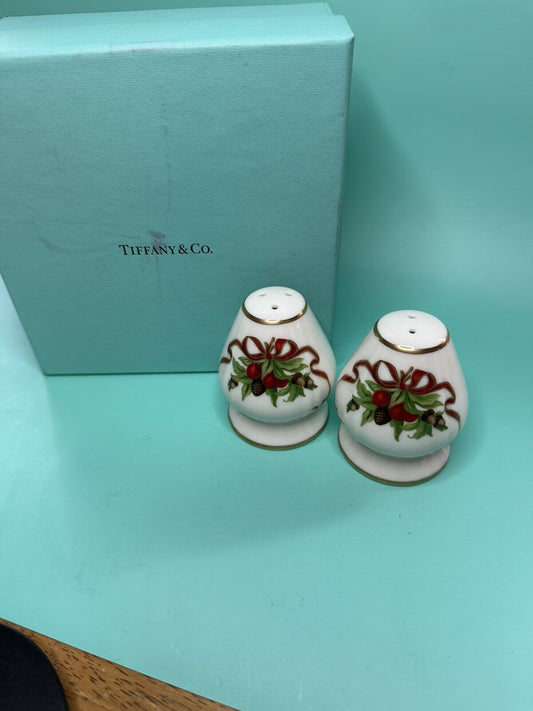 Tiffany & Co Holiday Garland Salt And Pepper Shakers