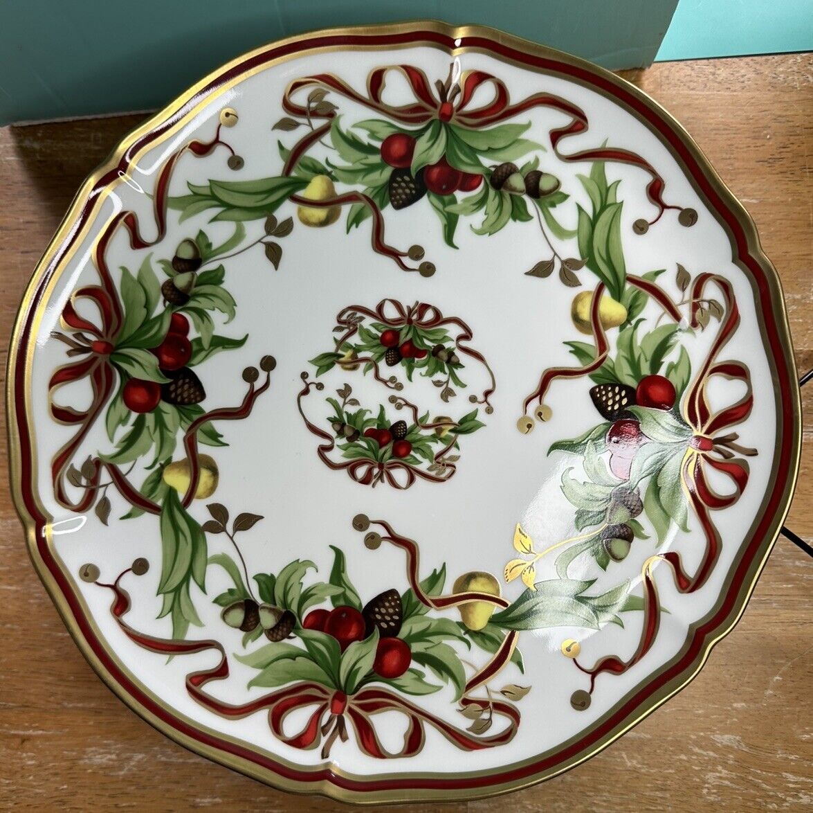 Tiffany Holiday Garland Cake Plate With Box