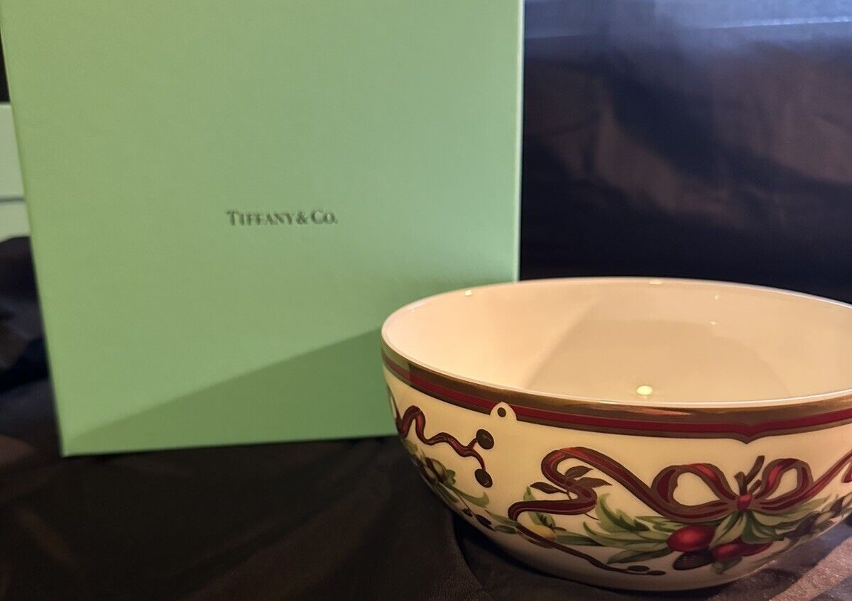 Tiffany & Co Holiday Garland Vegetable Bowl With Box 7.5 Inch Diameter